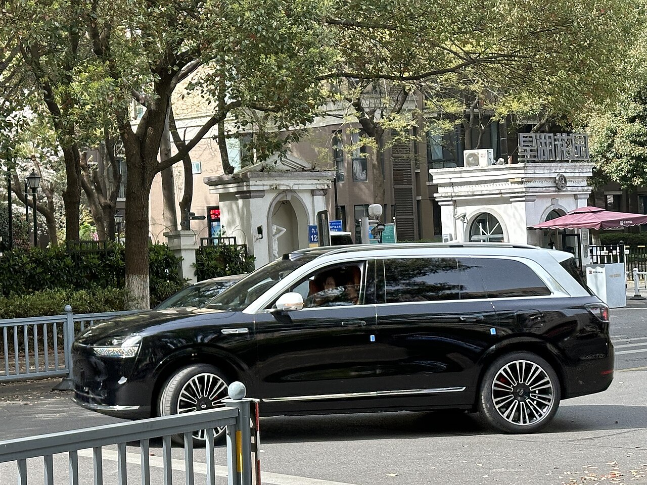 Автомобиль Aito