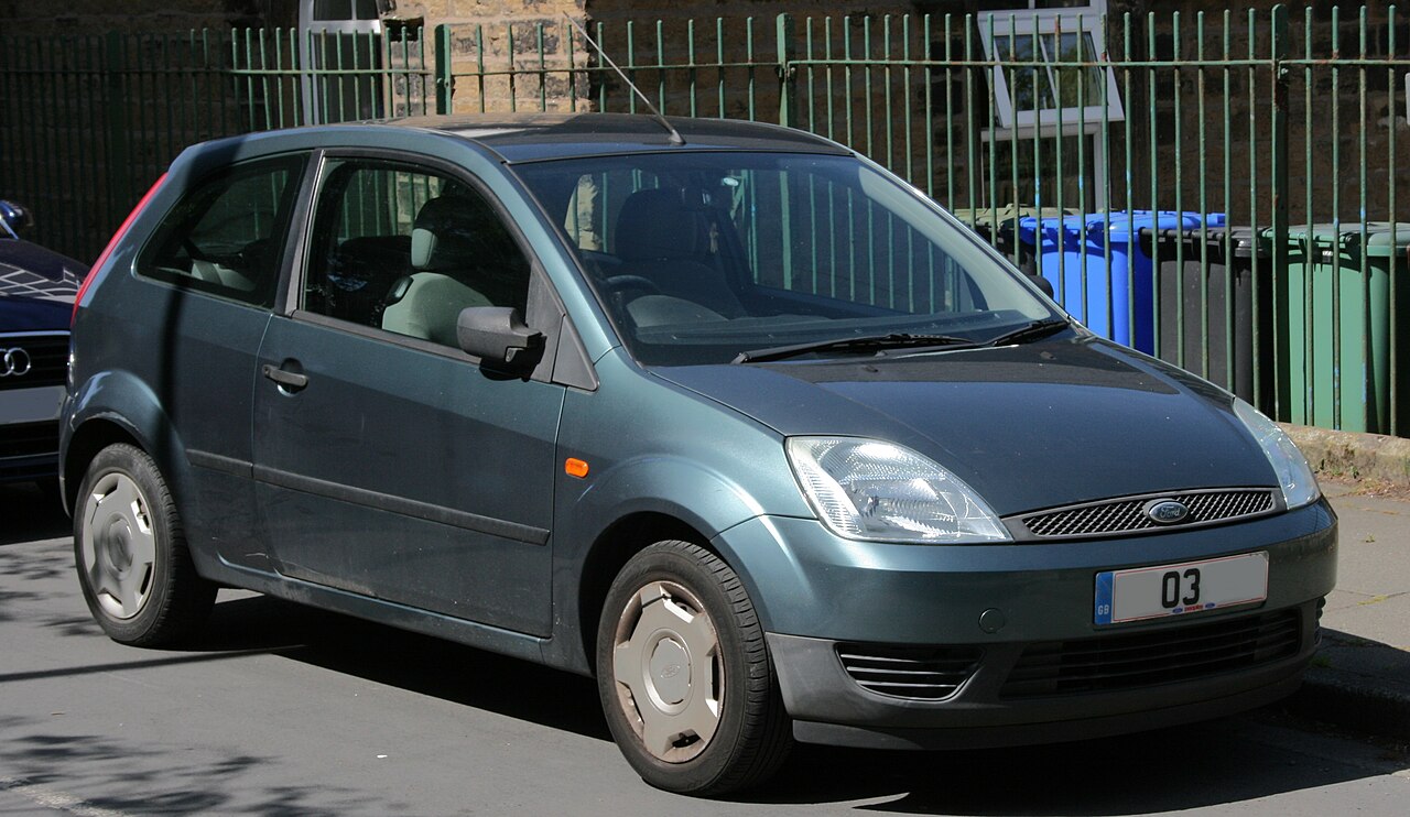 Автомобиль Ford