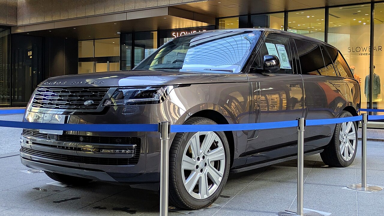 Автомобиль Land Rover