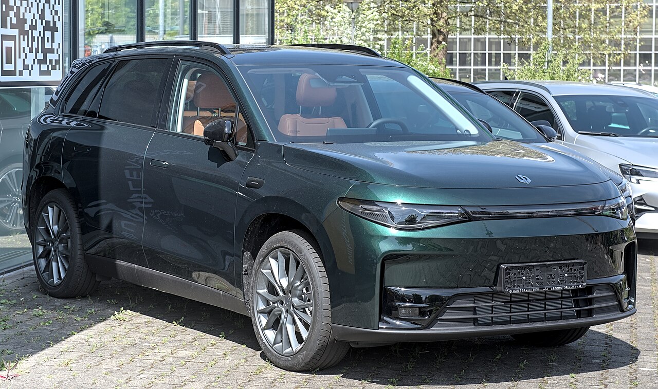 Автомобиль Leapmotor