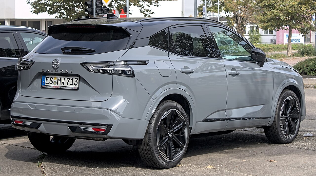 Автомобиль Nissan