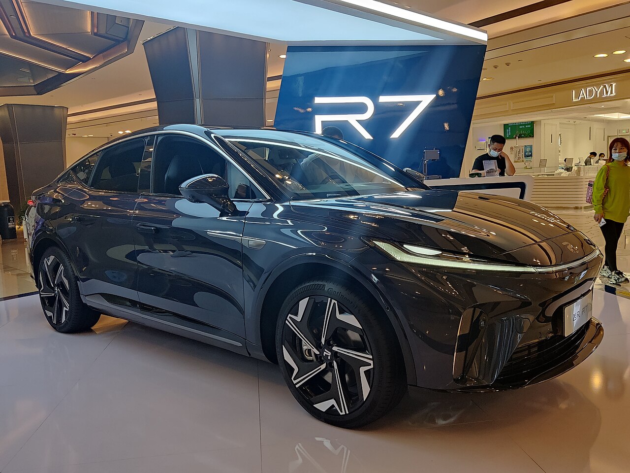Автомобиль Rising Auto