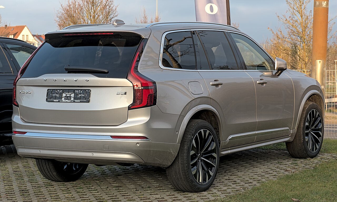 Автомобиль Volvo
